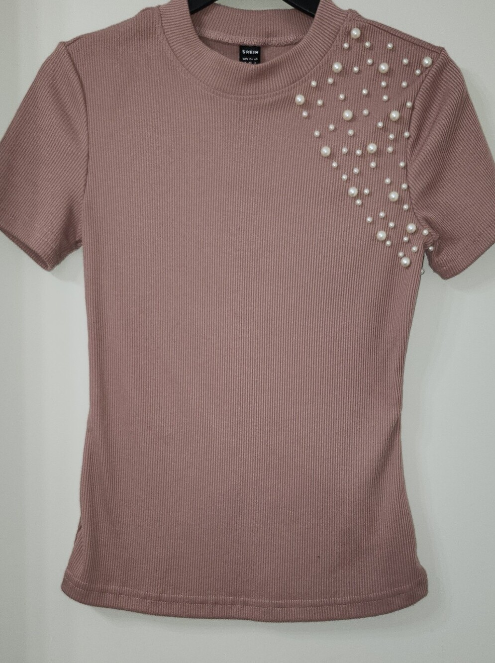 SHEIN Dusty Rose Ribbed Short Sleeve Top with Shoulder Pearls